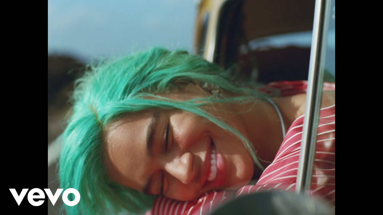 Karol G - PROVENZA Video Oficial reproduciéndose en la pantalla Kiosk de Repítela